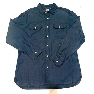 Levi’s Relaxed Buttoned Up Shirt